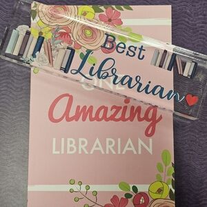 Best Librarian Desk Plate Floral Book & Notebook Cute Library Decor Read Theme